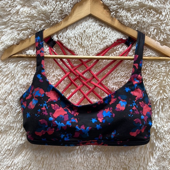 Lululemon athletica size 10 free to be bra wild - Picture 3 of 16